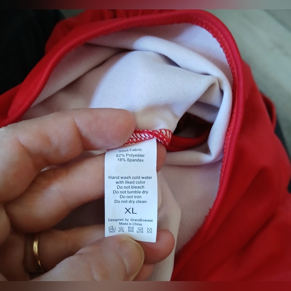 NWT Enjoy the Sunshine One Piece Swimsuit in red. Size XL - Picture 6 of 6